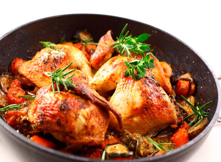 Pollo ecológico al horno con verduras