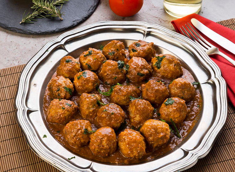 Cómo se hace las albóndigas en salsa