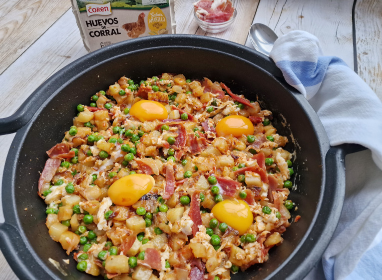 Plato de huevos a la flamenca con huevos de corral de Coren