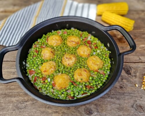 Receta de albóndigas de pollo de corral con jamón selecta y guisantes