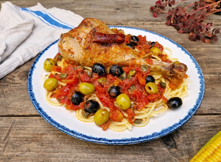 Plato con jamoncitos de pavo a la provenzal